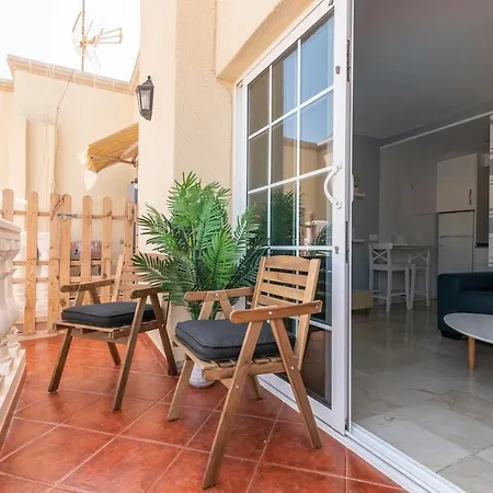 Lightbooking Arenas Apartment *